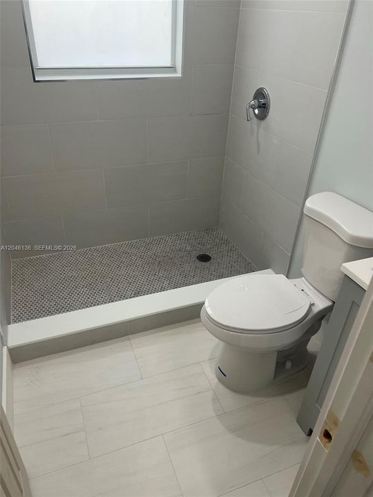 For Rent: $2,000 (2 beds, 1 baths, 6891 Square Feet)