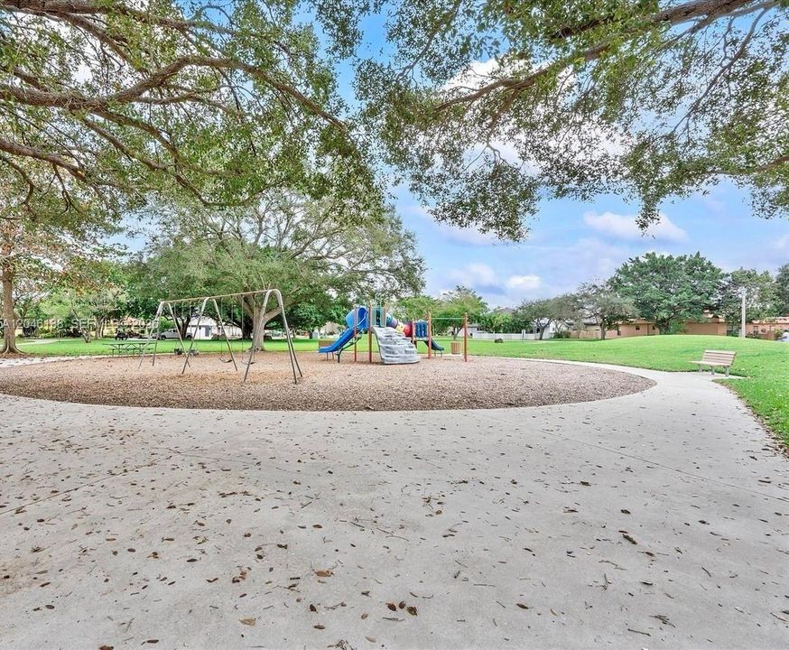 For Rent: $2,500 (2 beds, 2 baths, 1062 Square Feet)