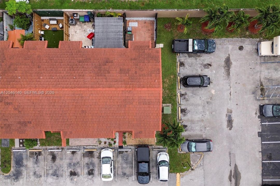 For Sale: $350,000 (3 beds, 2 baths, 987 Square Feet)