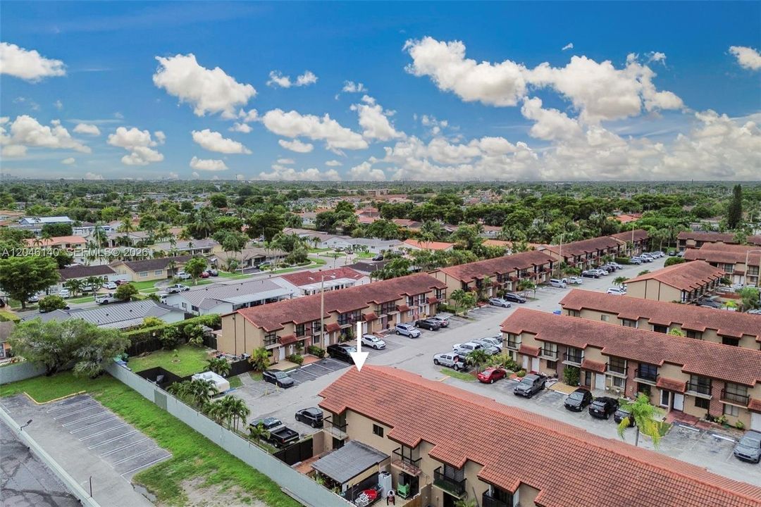 For Sale: $350,000 (3 beds, 2 baths, 987 Square Feet)