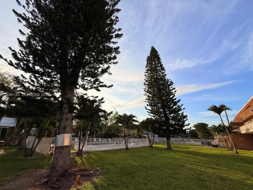 For Rent: $2,200 (2 beds, 2 baths, 1055 Square Feet)