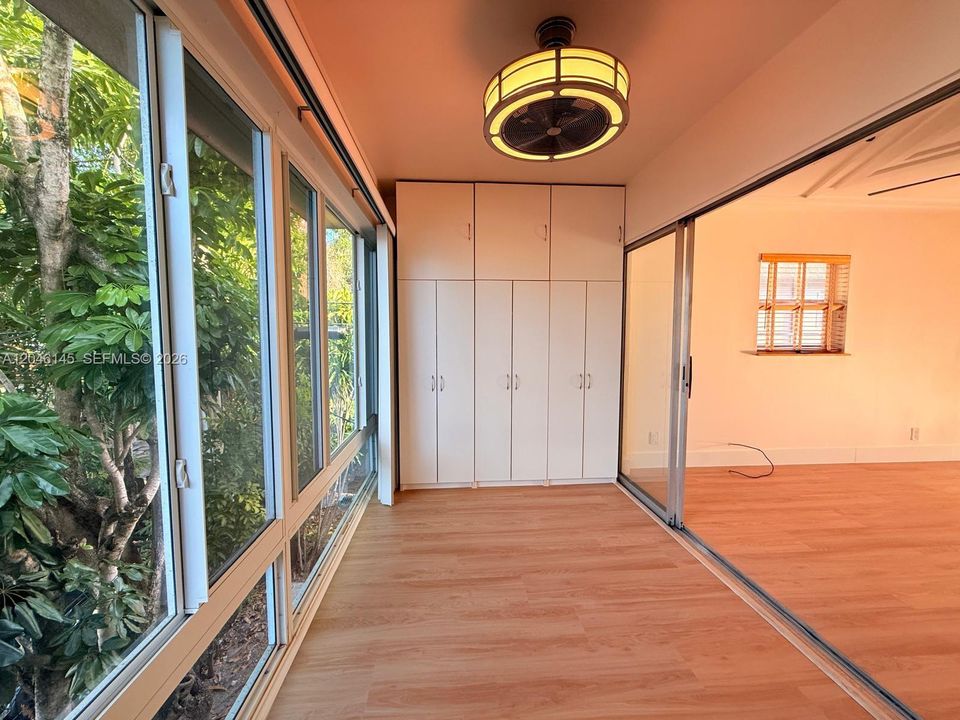 For Rent: $2,200 (2 beds, 2 baths, 1055 Square Feet)