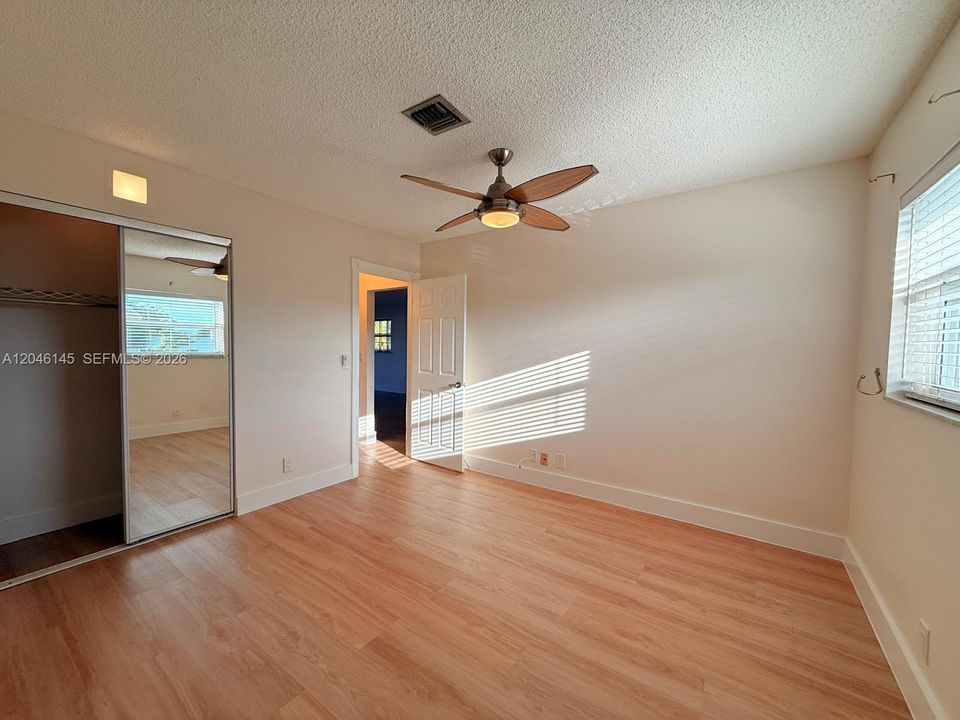 For Rent: $2,200 (2 beds, 2 baths, 1055 Square Feet)