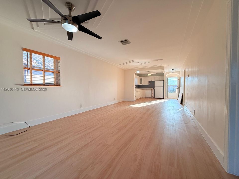 For Rent: $2,200 (2 beds, 2 baths, 1055 Square Feet)