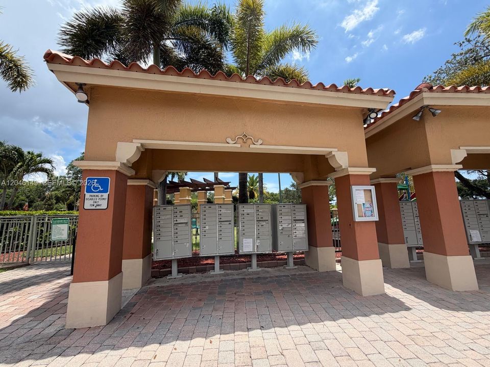 For Rent: $2,750 (3 beds, 2 baths, 1396 Square Feet)