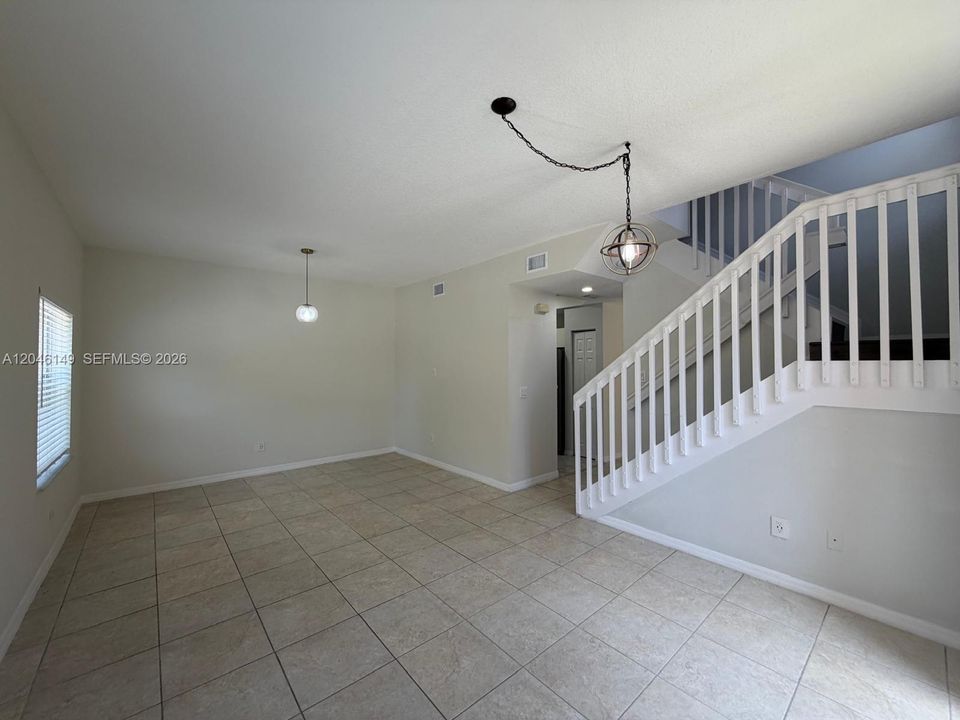 For Rent: $2,750 (3 beds, 2 baths, 1396 Square Feet)