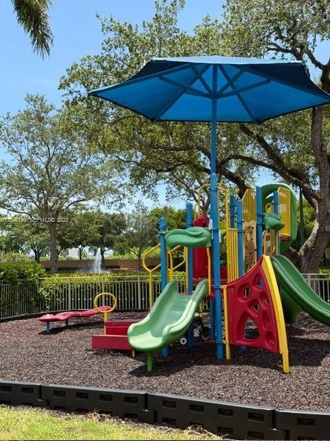 For Rent: $2,750 (3 beds, 2 baths, 1396 Square Feet)