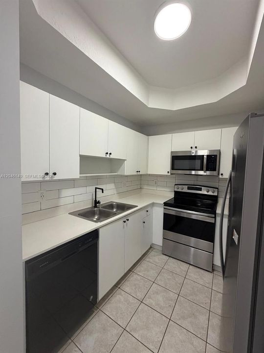 For Rent: $2,750 (3 beds, 2 baths, 1396 Square Feet)