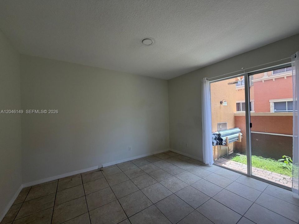 For Rent: $2,750 (3 beds, 2 baths, 1396 Square Feet)