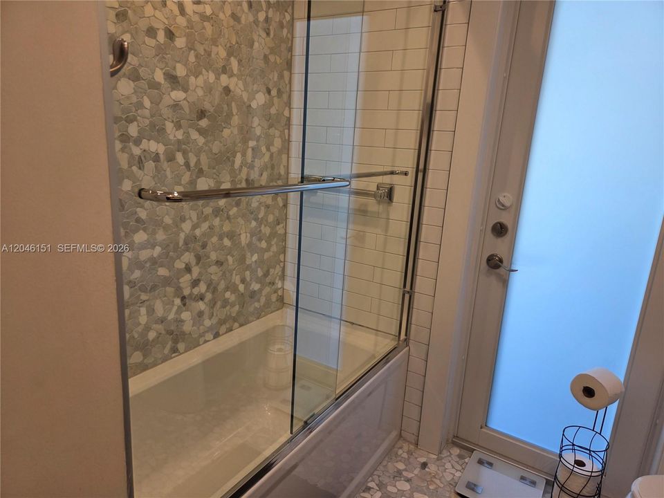 En Venta: $779,000 (4 camas, 2 baños, 2063 Pies cuadrados)