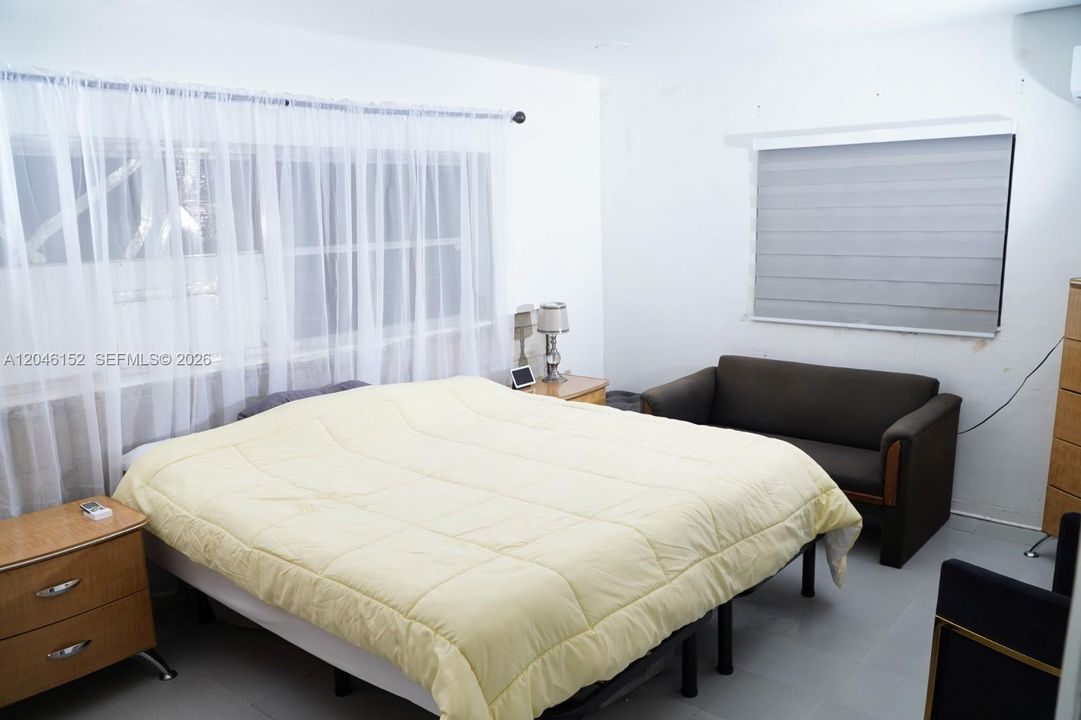 For Sale: $750,000 (3 beds, 2 baths, 1560 Square Feet)