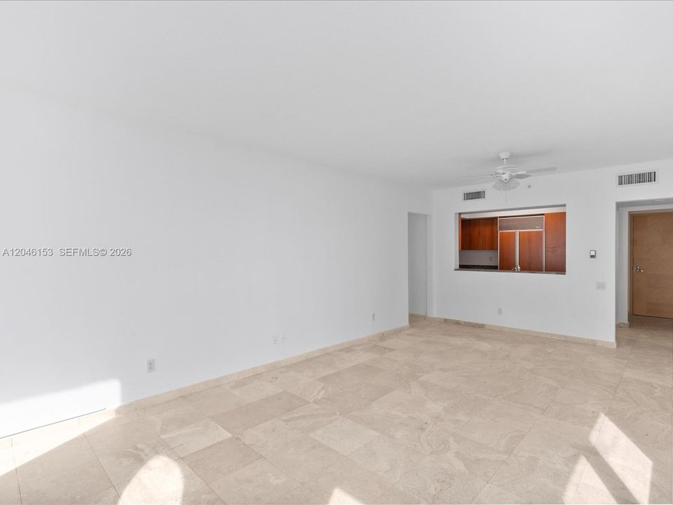 В аренду: $5,500 (2 спален, 2 ванн, 1170 Квадратных фут)