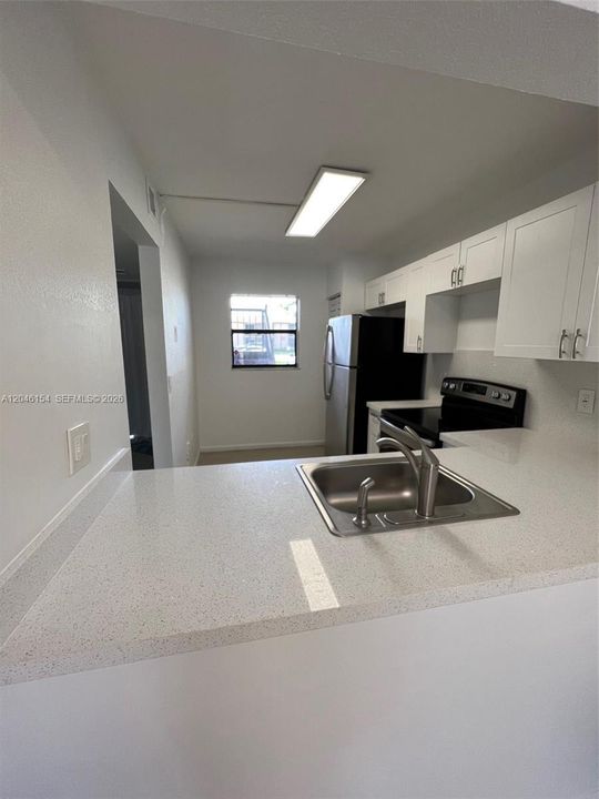 For Rent: $2,400 (3 beds, 2 baths, 1009 Square Feet)