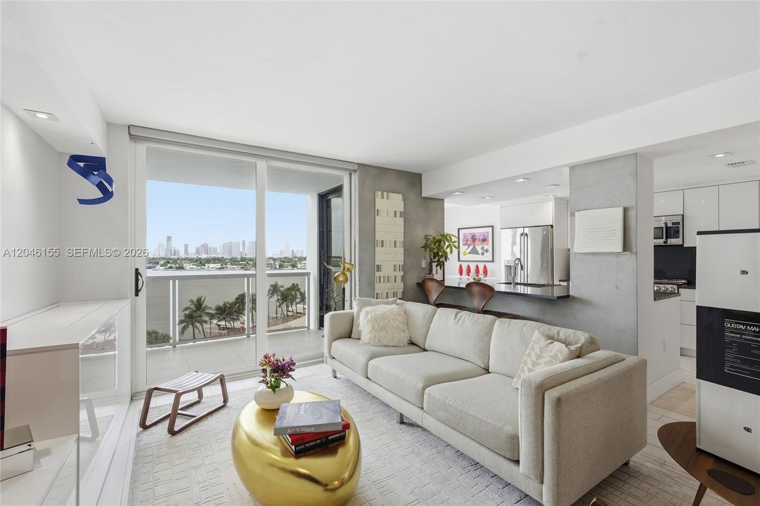 For Sale: $1,575,000 (2 beds, 2 baths, 1440 Square Feet)