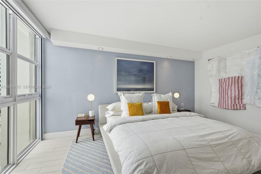 For Sale: $1,575,000 (2 beds, 2 baths, 1440 Square Feet)