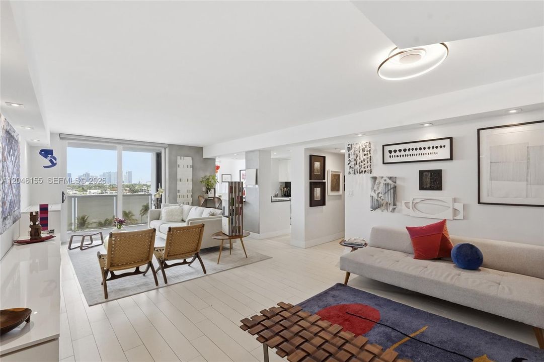 For Sale: $1,575,000 (2 beds, 2 baths, 1440 Square Feet)