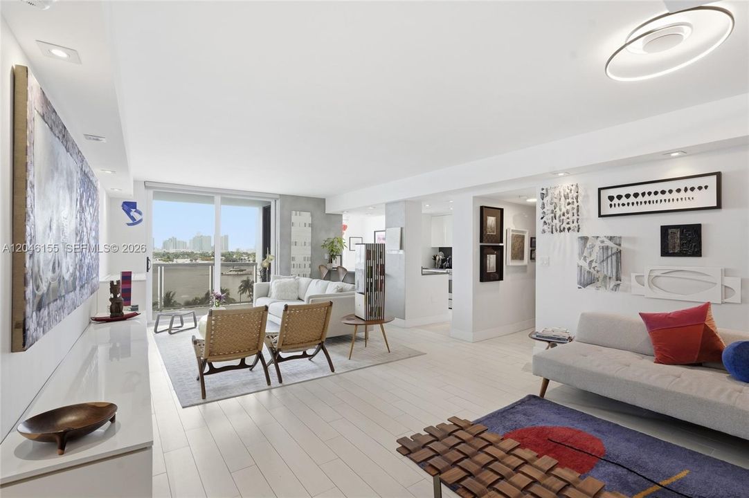 For Sale: $1,575,000 (2 beds, 2 baths, 1440 Square Feet)