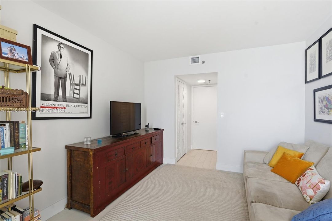 For Sale: $1,575,000 (2 beds, 2 baths, 1440 Square Feet)