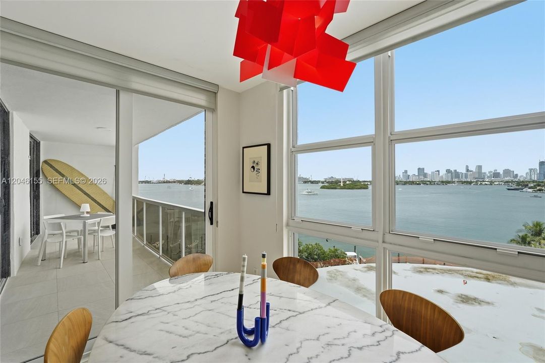 For Sale: $1,575,000 (2 beds, 2 baths, 1440 Square Feet)