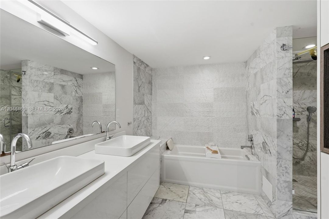 For Sale: $1,575,000 (2 beds, 2 baths, 1440 Square Feet)