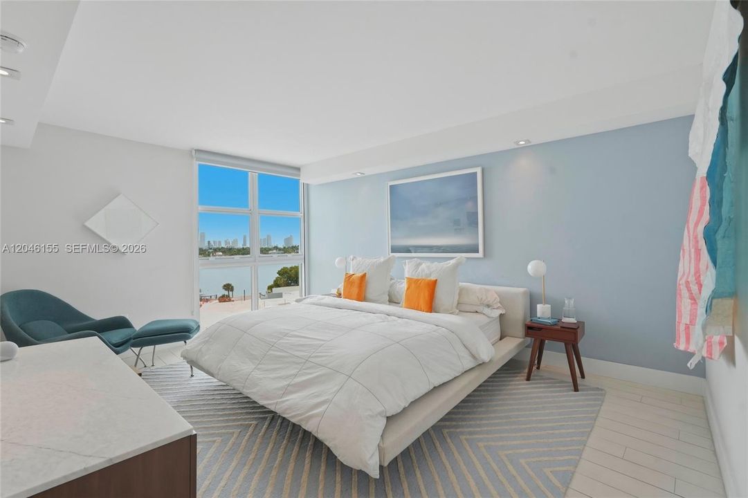 For Sale: $1,575,000 (2 beds, 2 baths, 1440 Square Feet)