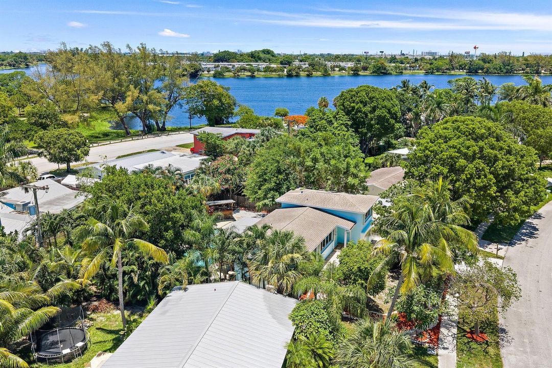 005-1429CrestDr-LakeWorth-SMALL