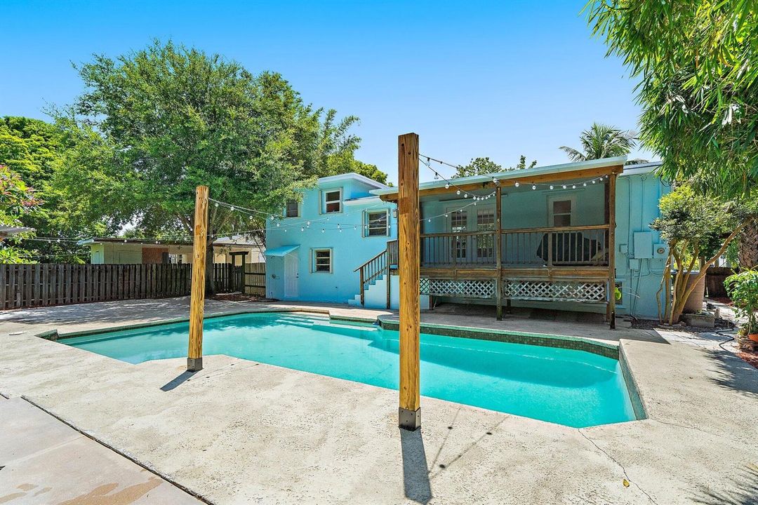 064-1429CrestDr-LakeWorth-SMALL