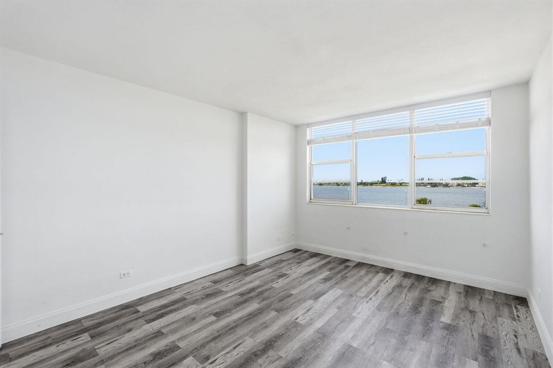 7-web-or-mls-2800_N_Flagler_Dr_Unit_410_