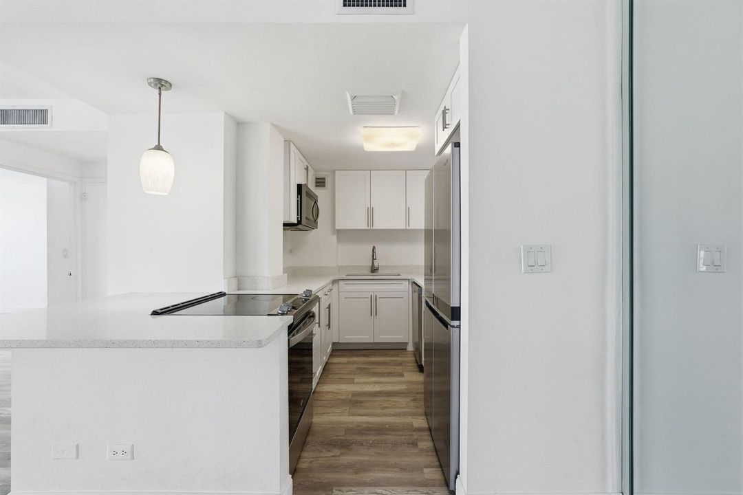 20-web-or-mls-2800_N_Flagler_Dr_Unit_410