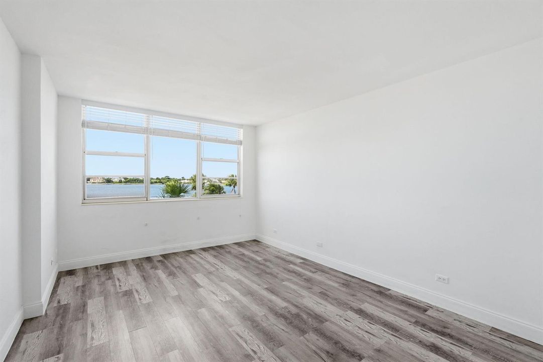 5-web-or-mls-2800_N_Flagler_Dr_Unit_410_