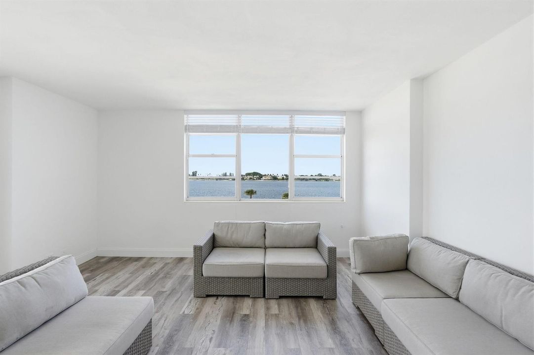14-web-or-mls-2800_N_Flagler_Dr_Unit_410
