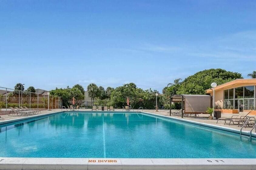 500 Executive Pool