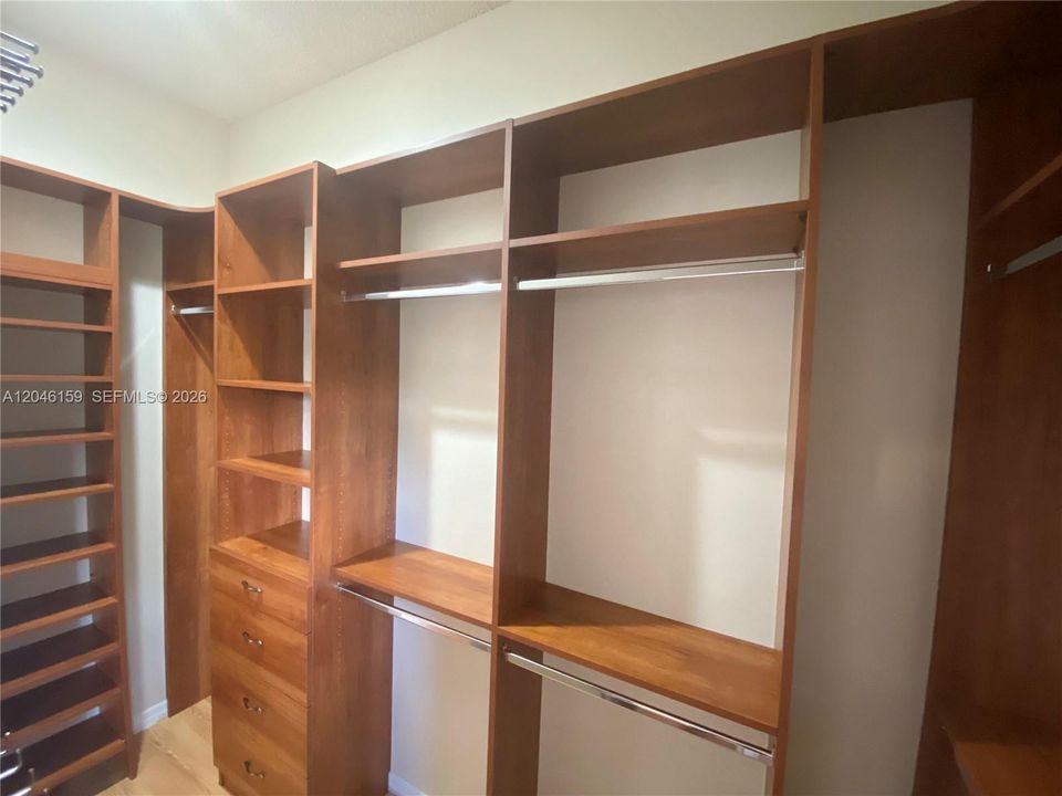 В аренду: $3,980 (3 спален, 2 ванн, 1628 Квадратных фут)