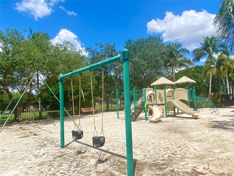 В аренду: $3,980 (3 спален, 2 ванн, 1628 Квадратных фут)