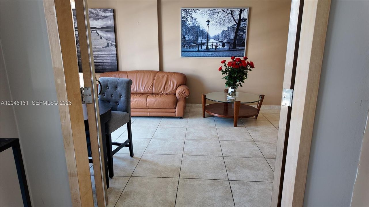 В аренду: $2,850 (2 спален, 2 ванн, 1020 Квадратных фут)