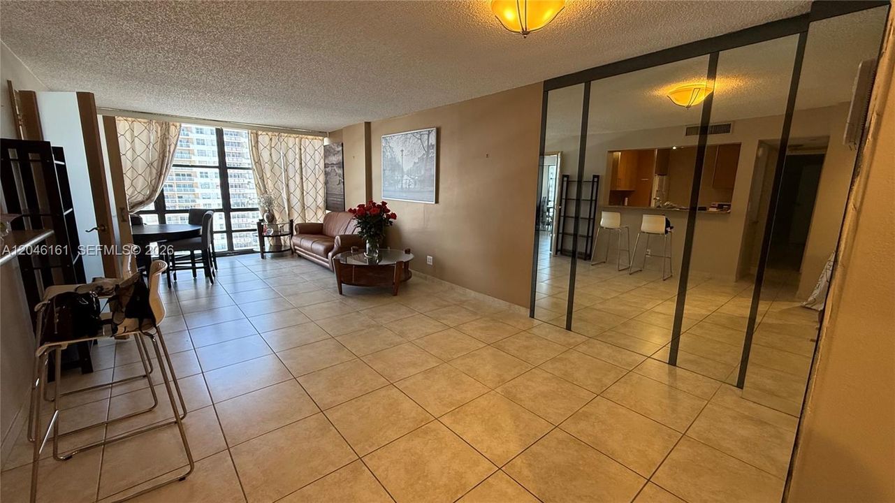 В аренду: $2,850 (2 спален, 2 ванн, 1020 Квадратных фут)