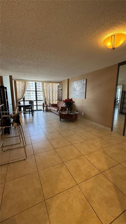 В аренду: $2,850 (2 спален, 2 ванн, 1020 Квадратных фут)