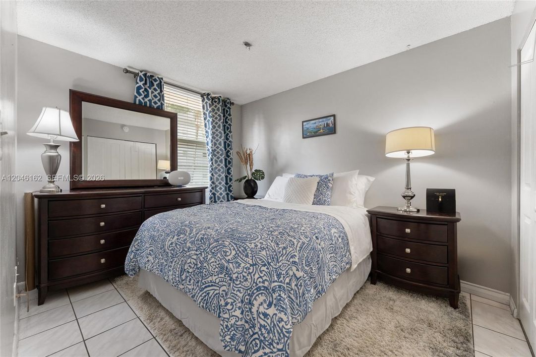 For Rent: $2,100 (2 beds, 2 baths, 832 Square Feet)
