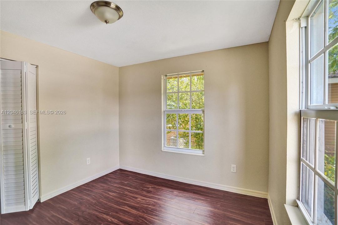 For Rent: $1,800 (2 beds, 1 baths, 576 Square Feet)