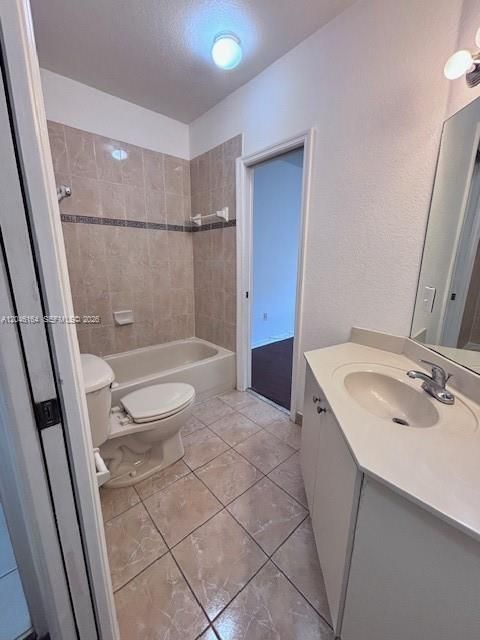 En Renta: $2,500 (3 camas, 2 baños, 1380 Pies cuadrados)