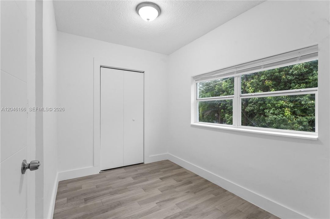 For Rent: $1,800 (2 beds, 1 baths, 900 Square Feet)