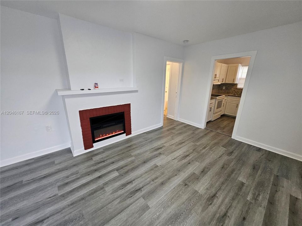 В аренду: $2,295 (3 спален, 1 ванн, 1047 Квадратных фут)