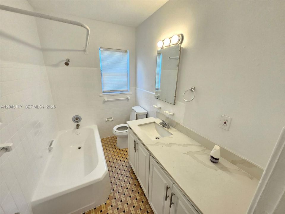 В аренду: $2,295 (3 спален, 1 ванн, 1047 Квадратных фут)