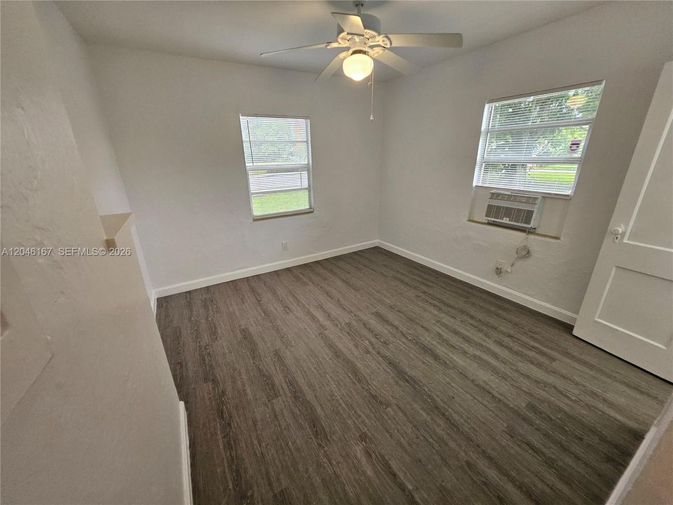 В аренду: $2,295 (3 спален, 1 ванн, 1047 Квадратных фут)