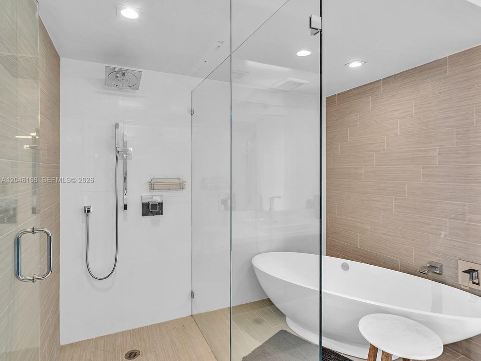 For Sale: $1,150,000 (2 beds, 3 baths, 1524 Square Feet)
