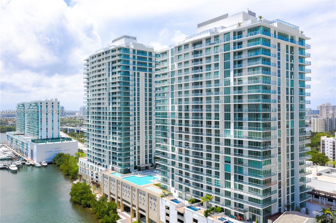 For Sale: $1,150,000 (2 beds, 3 baths, 1524 Square Feet)