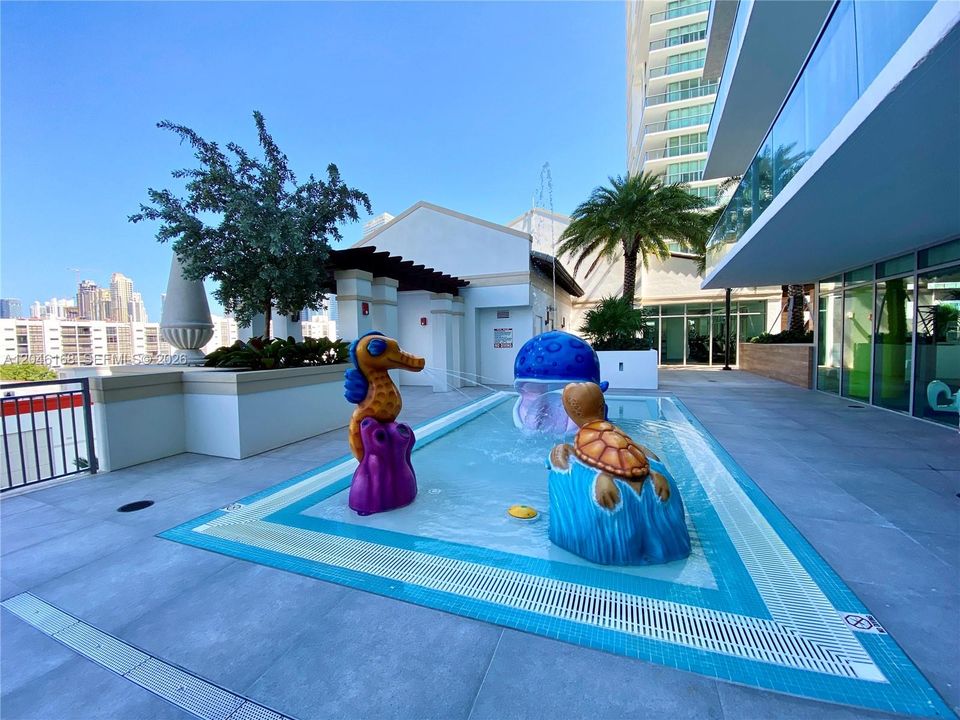 For Sale: $1,150,000 (2 beds, 3 baths, 1524 Square Feet)
