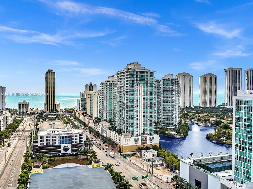 For Sale: $1,150,000 (2 beds, 3 baths, 1524 Square Feet)