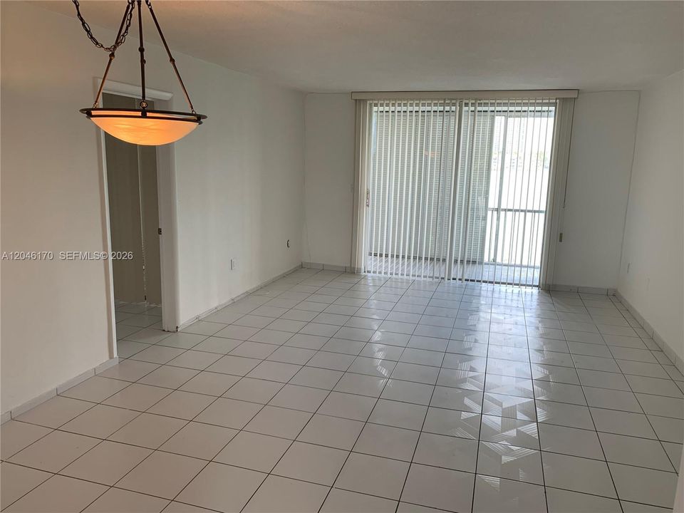 В аренду: $2,100 (2 спален, 2 ванн, 1083 Квадратных фут)