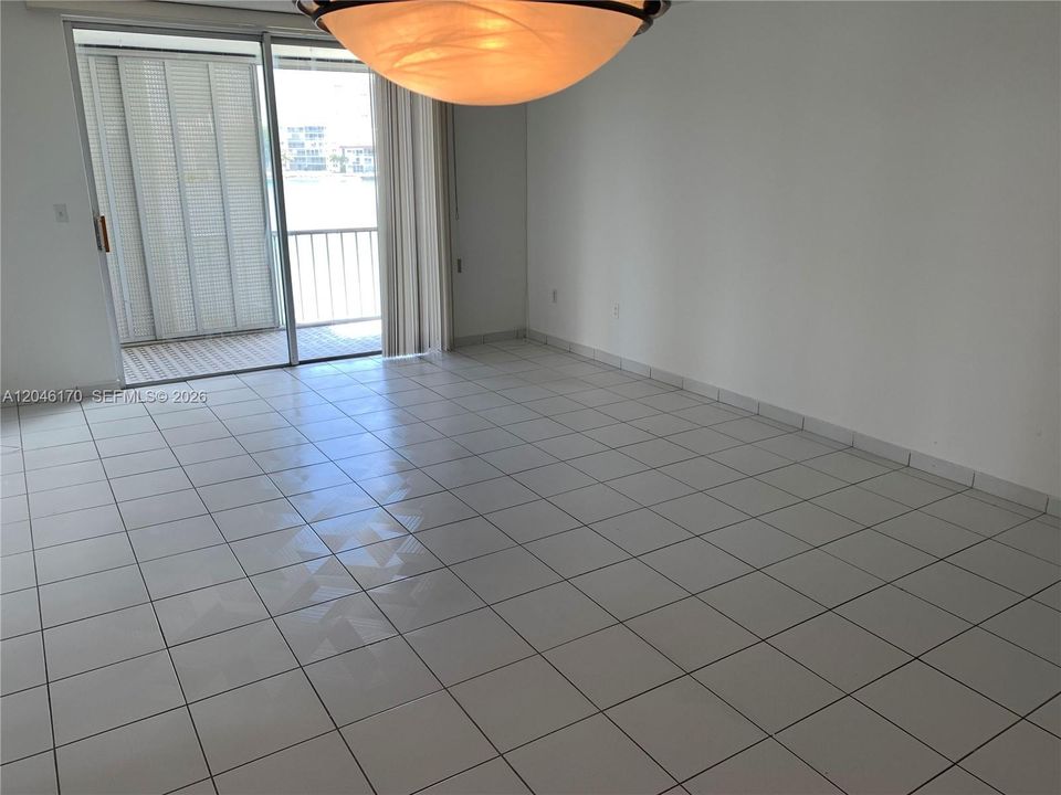 В аренду: $2,100 (2 спален, 2 ванн, 1083 Квадратных фут)